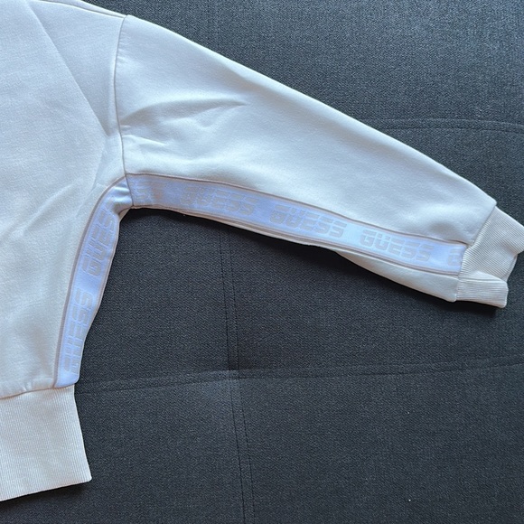 GUESS Cream Beige Crew Neck Cropped Sweater (Size L) - Picture 3 of 8